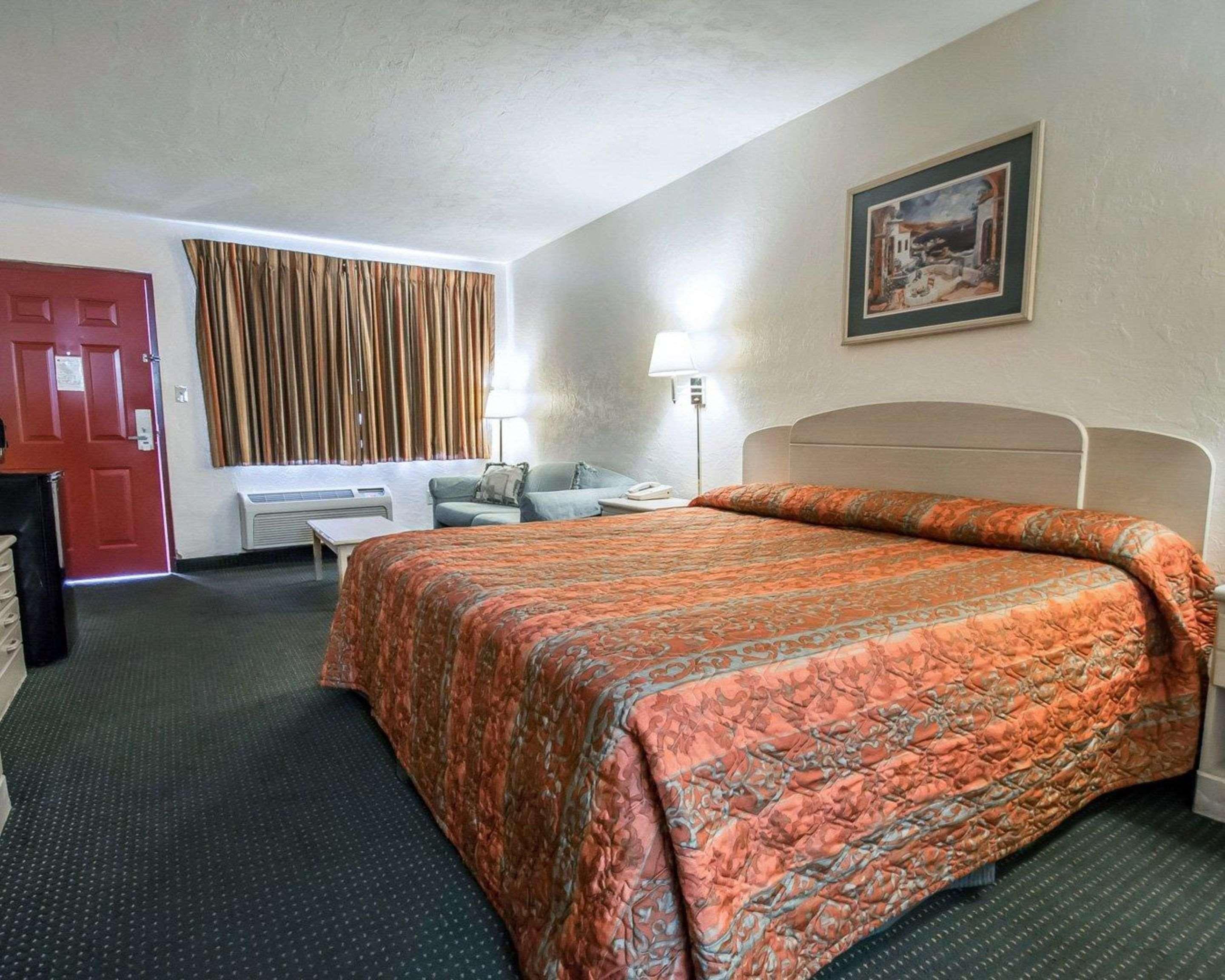 Rodeway Inn Gainesville - University Area Exterior foto